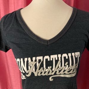 UCONN Huskies fitted t-shirt